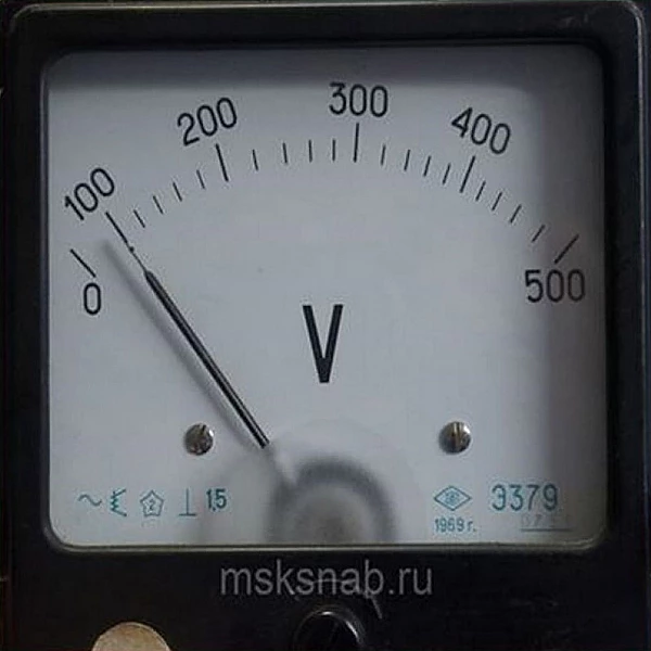 Вольтметр Э379 250В