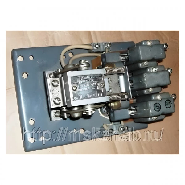 Контактор КМ 2353-18-М4